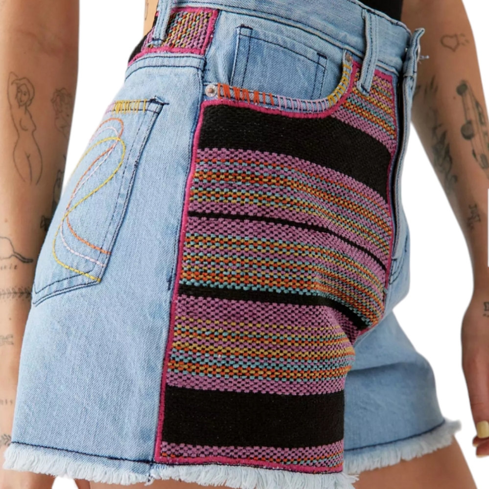 NWT BDG A-Line Cutoff Denim Short Blanket Patchwork sz 28 - Picture 2 of 5